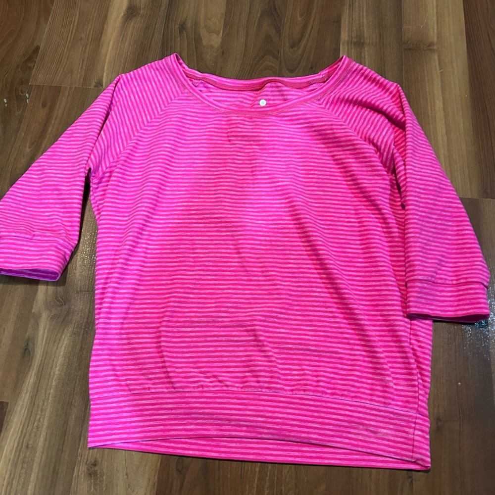 Girls size 14/16 triple flip athletic material top!